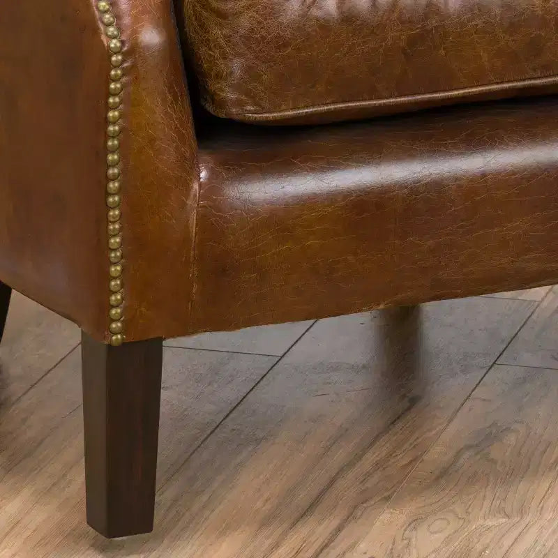 Sillón Club Tapizado en Cuero Marrón con Brazos – 1 Plaza