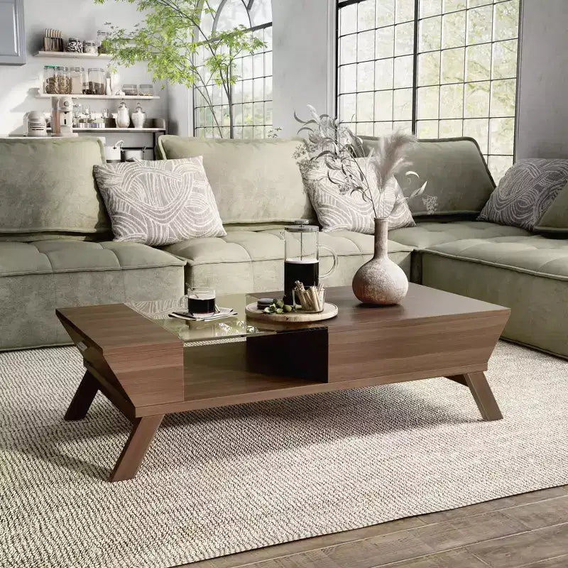 Mesa de centro rectangular marrón con superficie de cristal y estante de almacenamiento