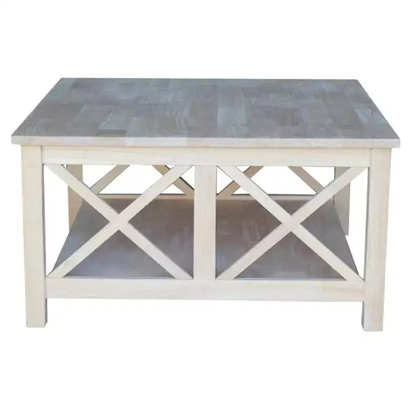 Mesa de centro cuadrada de madera beige con estante inferior