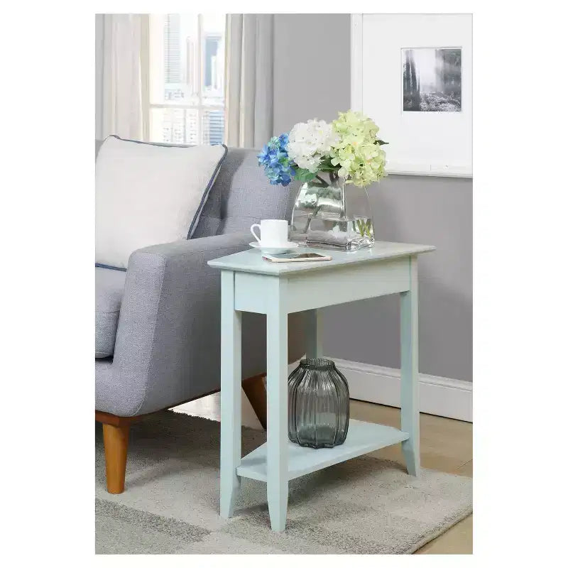 Cerezo / Negro / Espresso / Blanco / Madera flotante — Mesa auxiliar triangular en cuña con estante, 1 persona