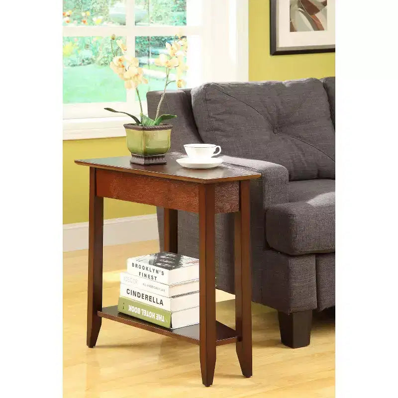 Cerezo / Negro / Espresso / Blanco / Madera flotante — Mesa auxiliar triangular en cuña con estante, 1 persona
