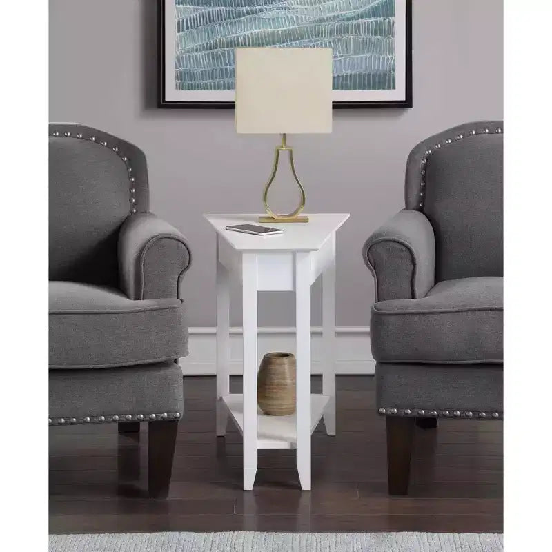 Cerezo / Negro / Espresso / Blanco / Madera flotante — Mesa auxiliar triangular en cuña con estante, 1 persona